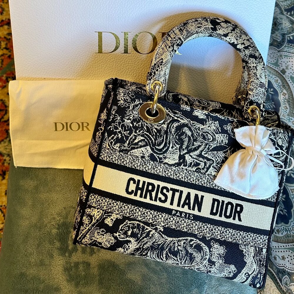 100% Authentic Dior: Medium Lady D-Lite Bag, Canvas Blue Toile de Jouy Embroider